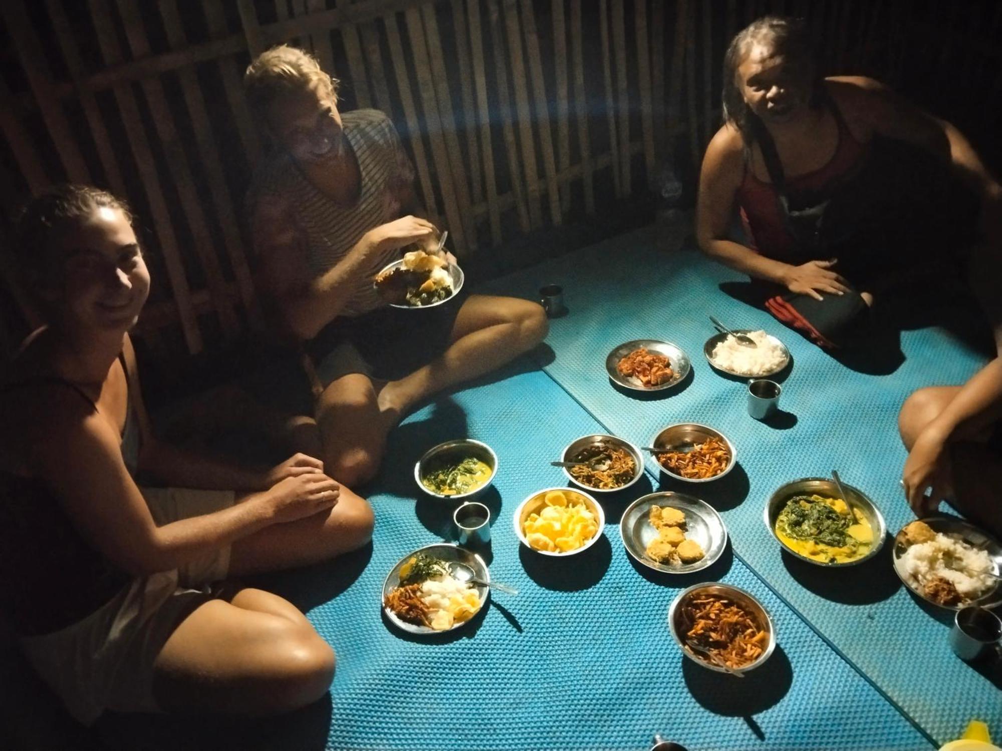 Jhony'S Backpacker-Guest House Only Stay Here Book Treking With Us Bukit Lawang Extérieur photo