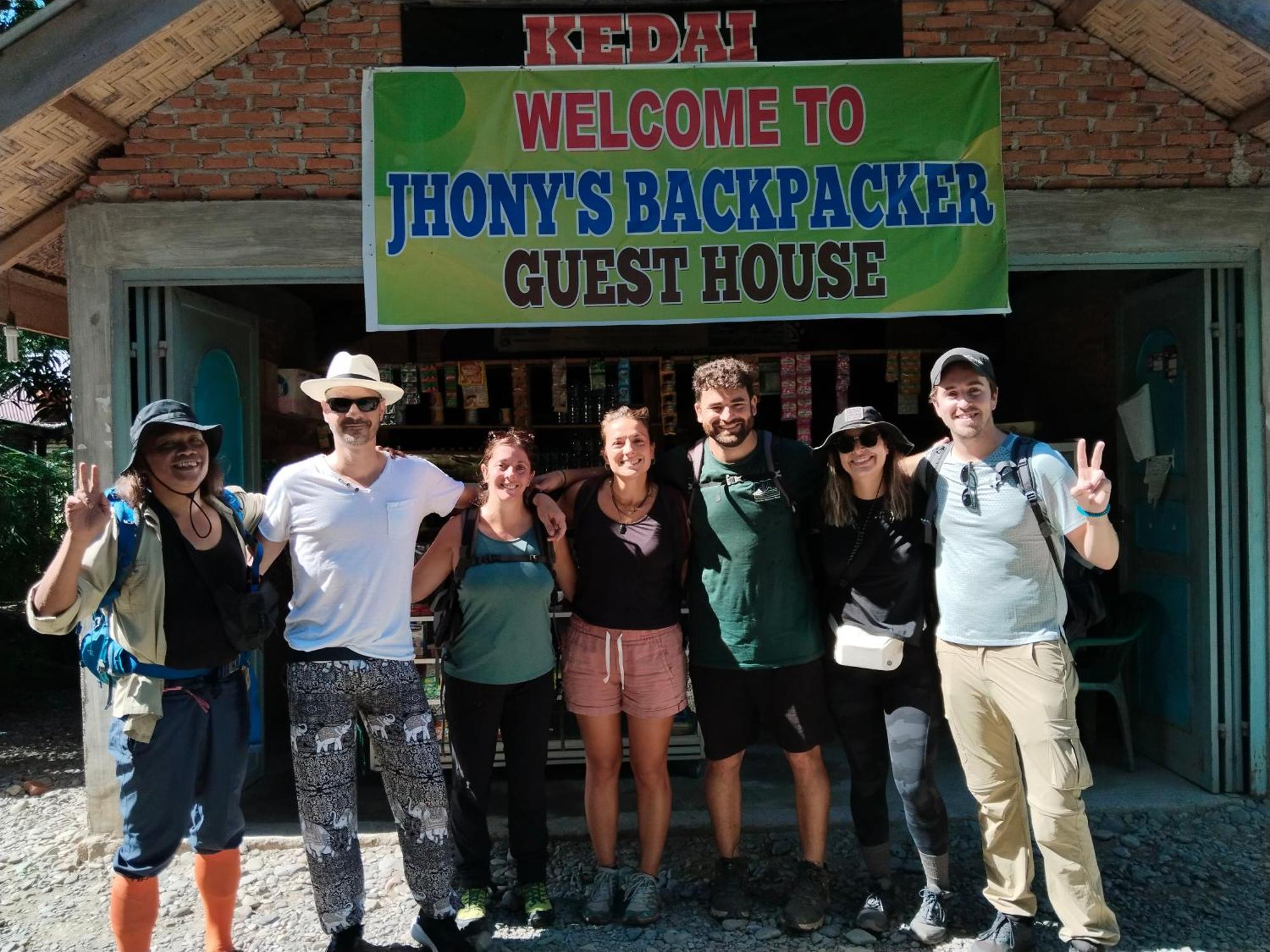 Jhony'S Backpacker-Guest House Only Stay Here Book Treking With Us Bukit Lawang Extérieur photo