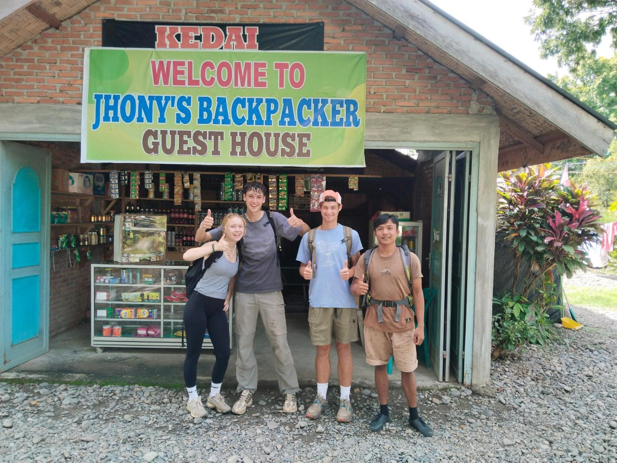 Jhony'S Backpacker-Guest House Only Stay Here Book Treking With Us Bukit Lawang Extérieur photo