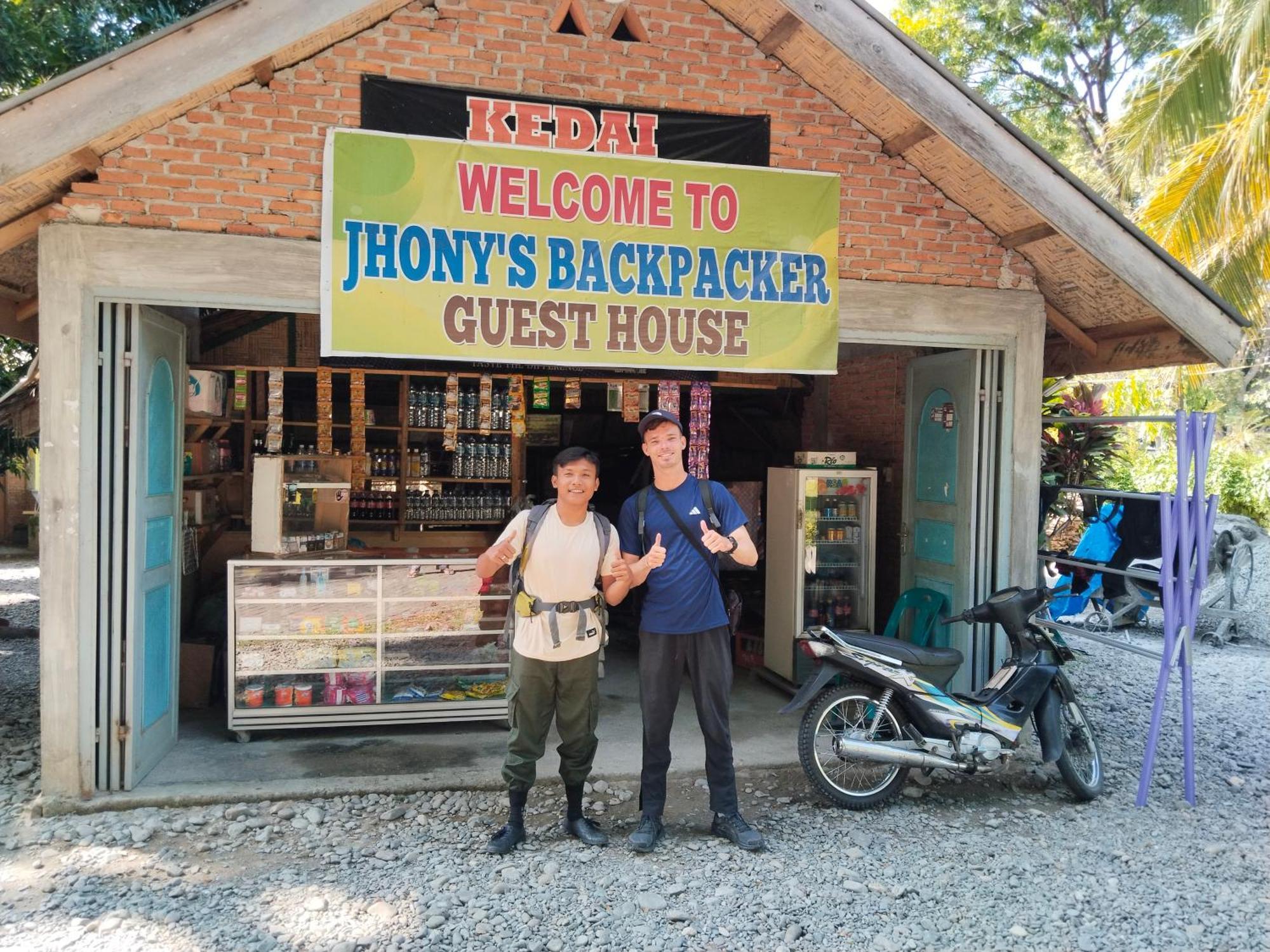 Jhony'S Backpacker-Guest House Only Stay Here Book Treking With Us Bukit Lawang Extérieur photo